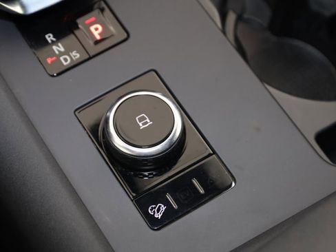 Used 2023 Land Rover Discovery S R-Dynamic image 29