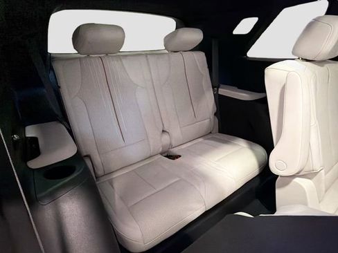 New 2026 Cadillac Vistiq Sport w/ LPO, Floor Liner Package image 24