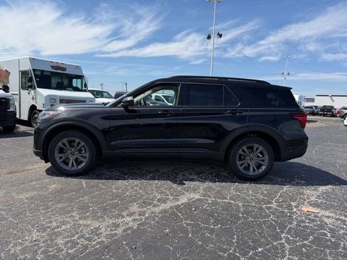 Used 2026 Ford Explorer Active w/ Active Comfort Package AWD/4WD image 5