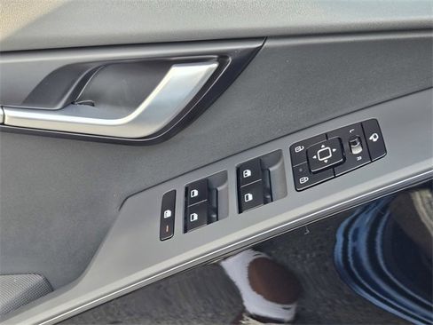 New 2025 Kia Niro EX Touring image 17
