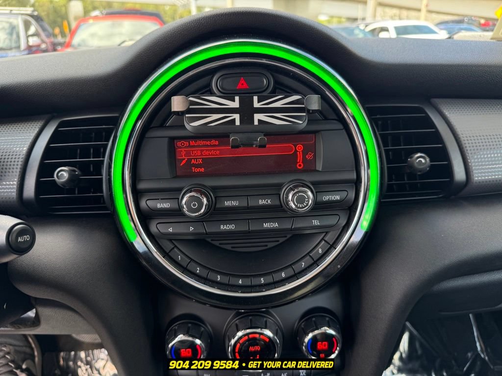 Used 2015 MINI Cooper 4-Door Hardtop FWD image 16