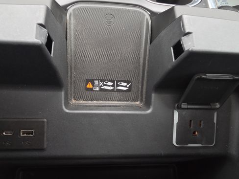 Used 2022 Chevrolet Silverado 1500 LT Trail Boss w/ LT Trail Boss Premium Package AWD/4WD image 39