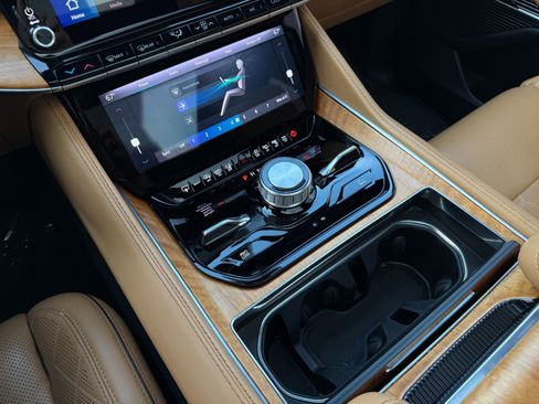 Used 2022 Jeep Grand Wagoneer Series III w/ Rear Seat Video Group 1 image 47