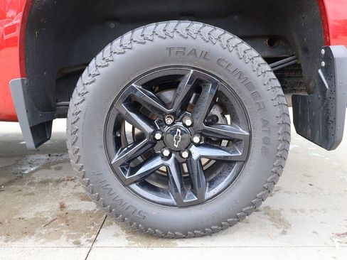 Used 2021 Chevrolet Silverado 1500 LT Trail Boss w/ Convenience Package II image 45