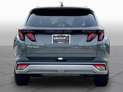 Used 2020 Hyundai Santa Fe SEL w/ Convenience + Premium Package FWD image 5