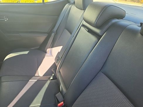 Used 2018 Toyota Corolla L image 16