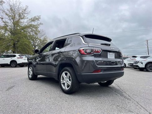 Used 2024 Jeep Compass Latitude image 5