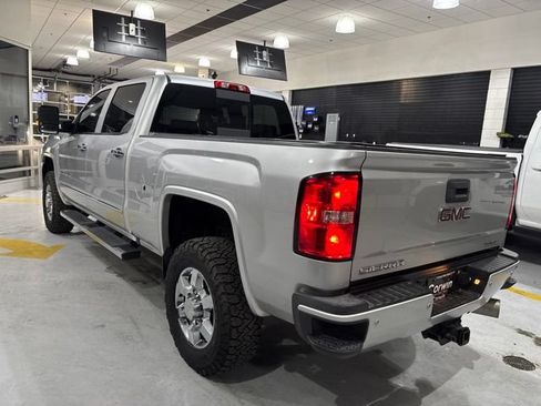 Used 2019 GMC Sierra 3500 Denali w/ Duramax Plus Package AWD/4WD image 4