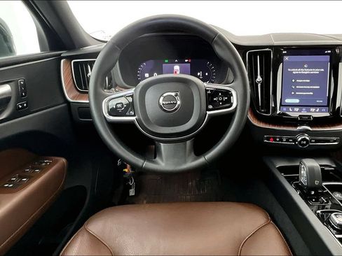 Used 2023 Volvo XC60 B5 Plus w/ Protection Package Premier AWD/4WD image 6