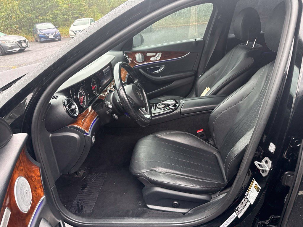Used 2018 Mercedes-Benz E 300 4MATIC image 5