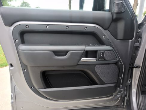 Used 2023 Land Rover Defender 110 X AWD/4WD image 14