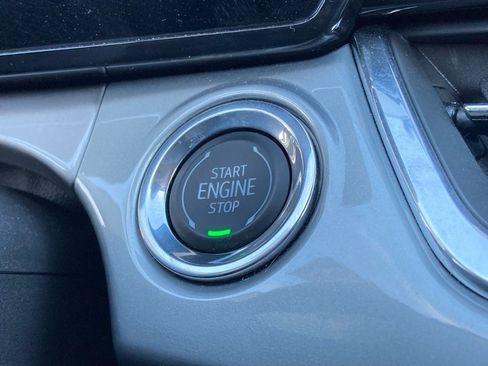 Used 2025 Chevrolet Trax LT w/ LT Convenience Package image 17