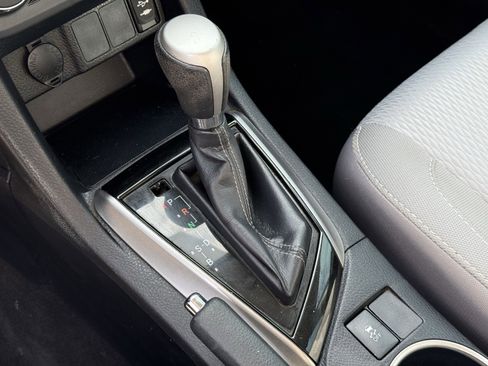 Used 2016 Toyota Corolla LE image 23