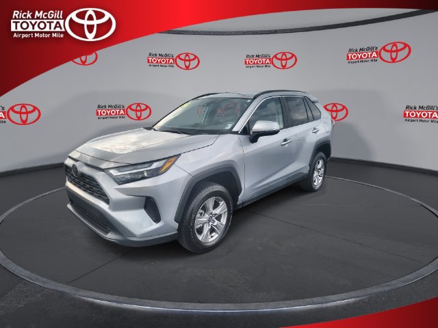 Used 2024 Toyota RAV4 XLE FWD image 4