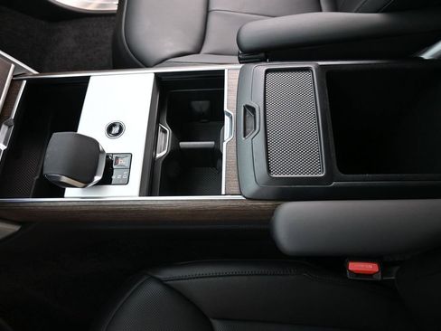 Used 2025 Land Rover Range Rover SE AWD/4WD image 30