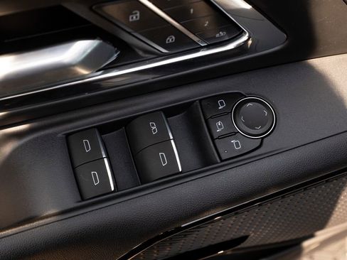 New 2025 Chevrolet Silverado EV LT image 18