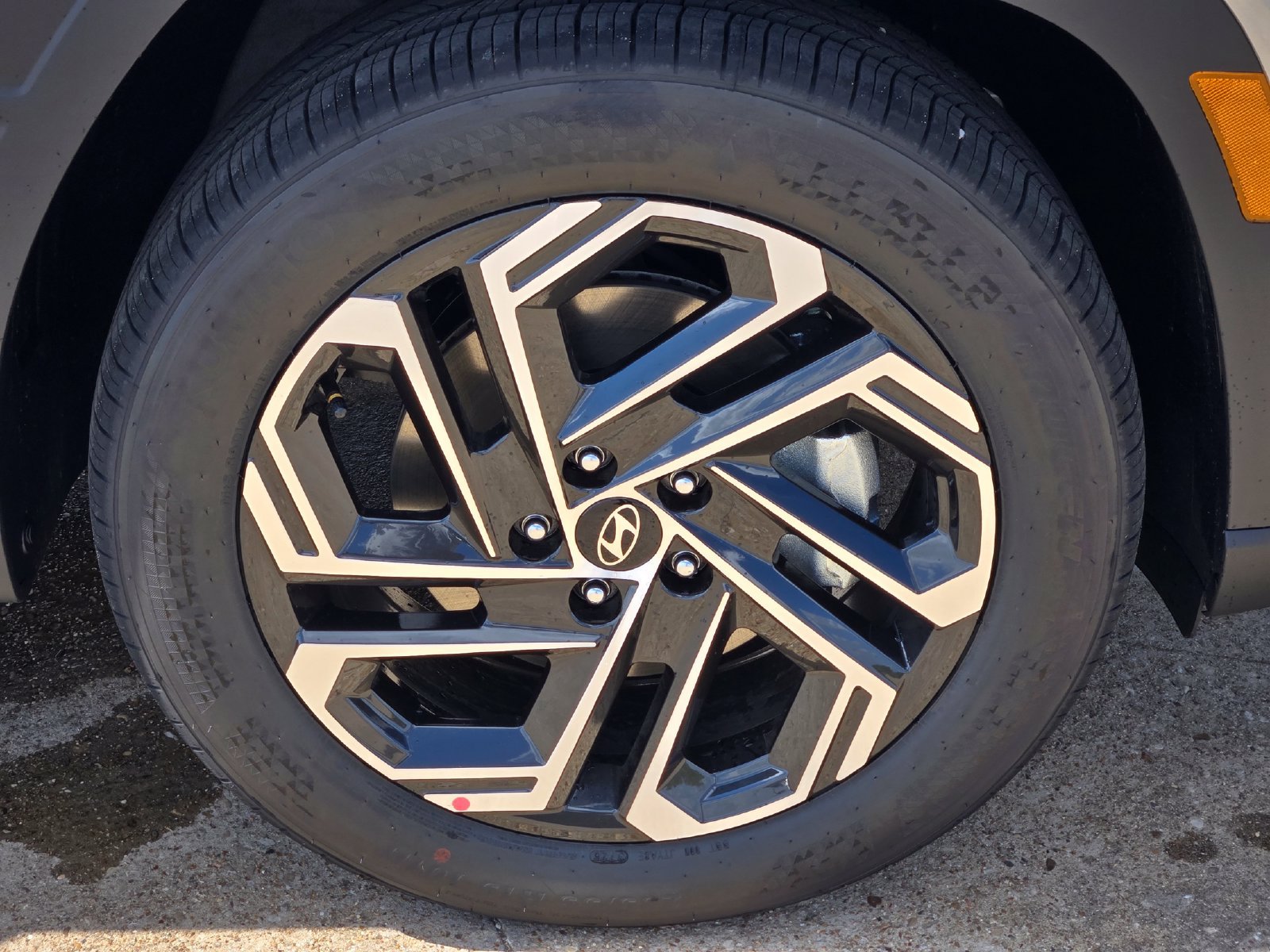 New 2026 Hyundai Tucson Limited FWD image 7