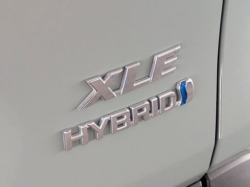 Certified 2021 Toyota RAV4 XLE w/ XLE Grade Weather Package AWD/4WD image 28