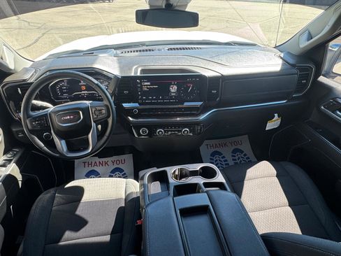 Used 2024 GMC Sierra 1500 SLE image 12