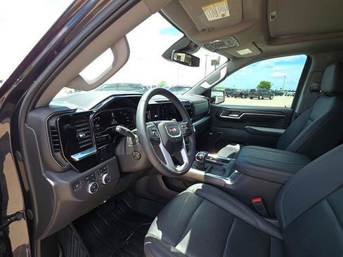 Used 2024 GMC Sierra 1500 SLT AWD/4WD image 14