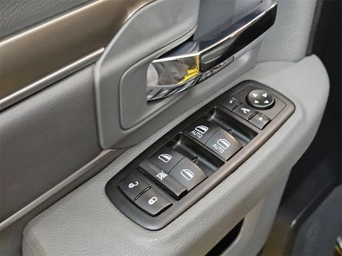 Used 2015 RAM 2500 Big Horn image 23