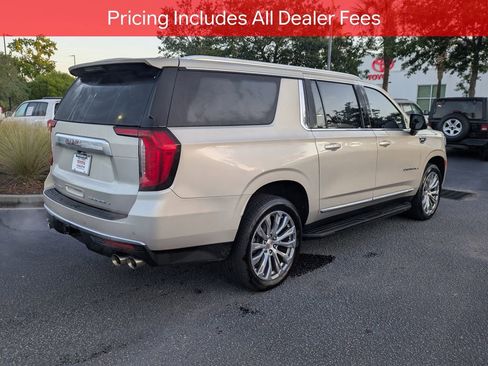 Used 2022 GMC Yukon XL Denali AWD/4WD image 4