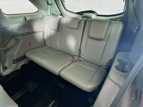 Used 2019 Toyota Highlander XLE image 31