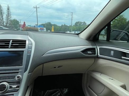 Used 2017 Lincoln MKZ Reserve FWD image 16