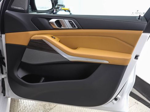 New 2026 BMW X5 xDrive50e w/ Executive Package image 29