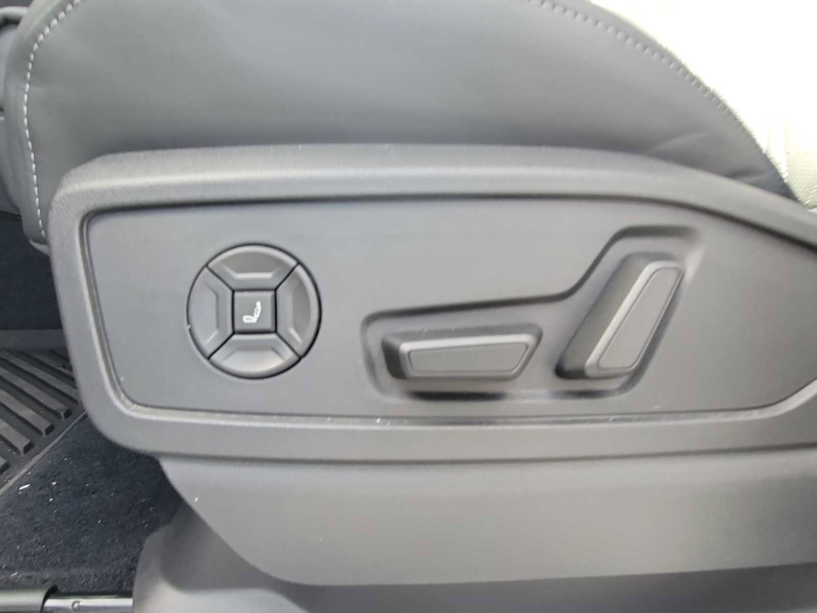 New 2026 Audi SQ5 Premium Plus AWD/4WD image 16