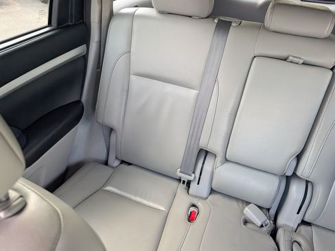 Used 2017 Toyota Highlander XLE AWD/4WD image 12