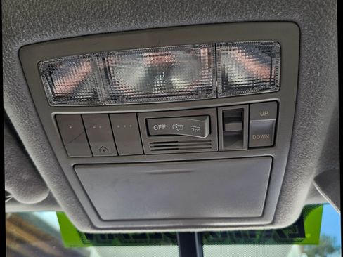 Used 2011 Toyota Venza w/ Premium Pkg #2 image 36