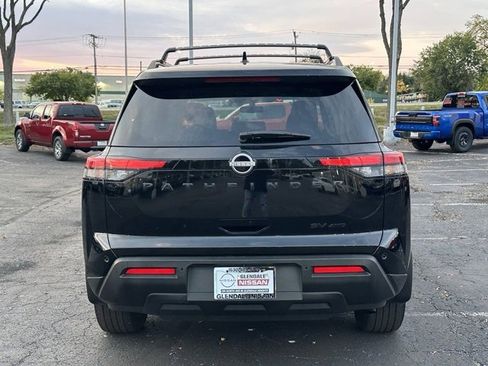 Certified 2023 Nissan Pathfinder SV w/ Black Appearance Package image 5