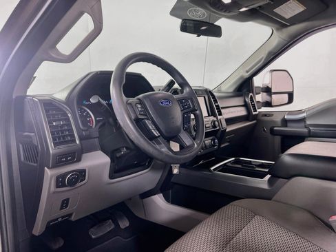 Used 2019 Ford F250 XLT w/ XLT Premium Package AWD/4WD image 9