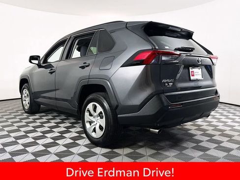 Used 2019 Toyota RAV4 LE FWD image 20
