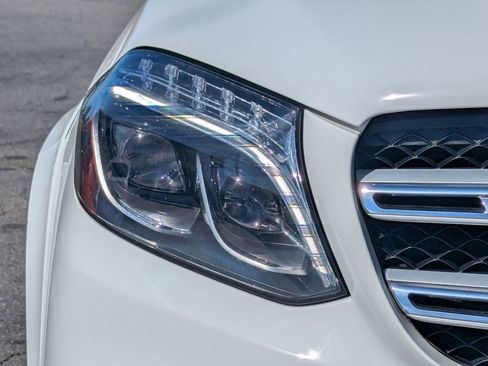 Used 2019 Mercedes-Benz GLS 550 4MATIC image 11