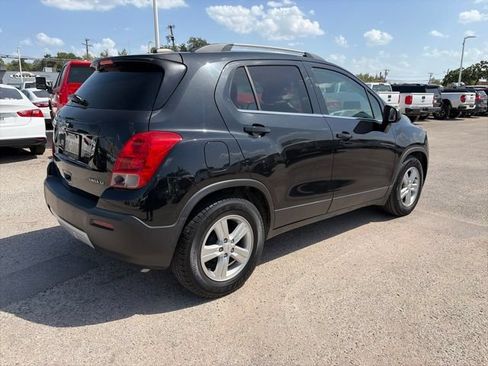 Used 2016 Chevrolet Trax LT w/ LT Convenience Package FWD image 4