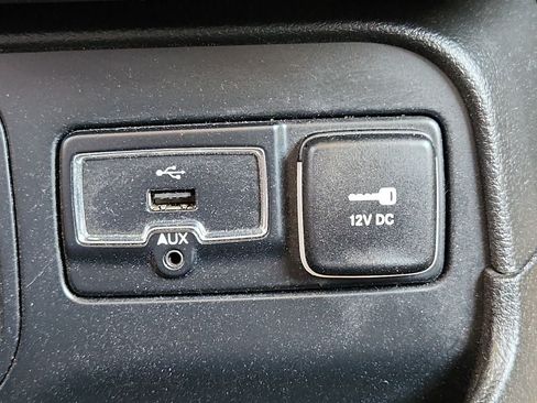 Certified 2017 Jeep Renegade Altitude FWD image 27