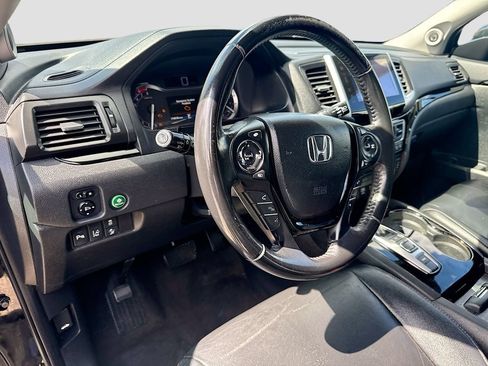 Used 2016 Honda Pilot Touring image 9