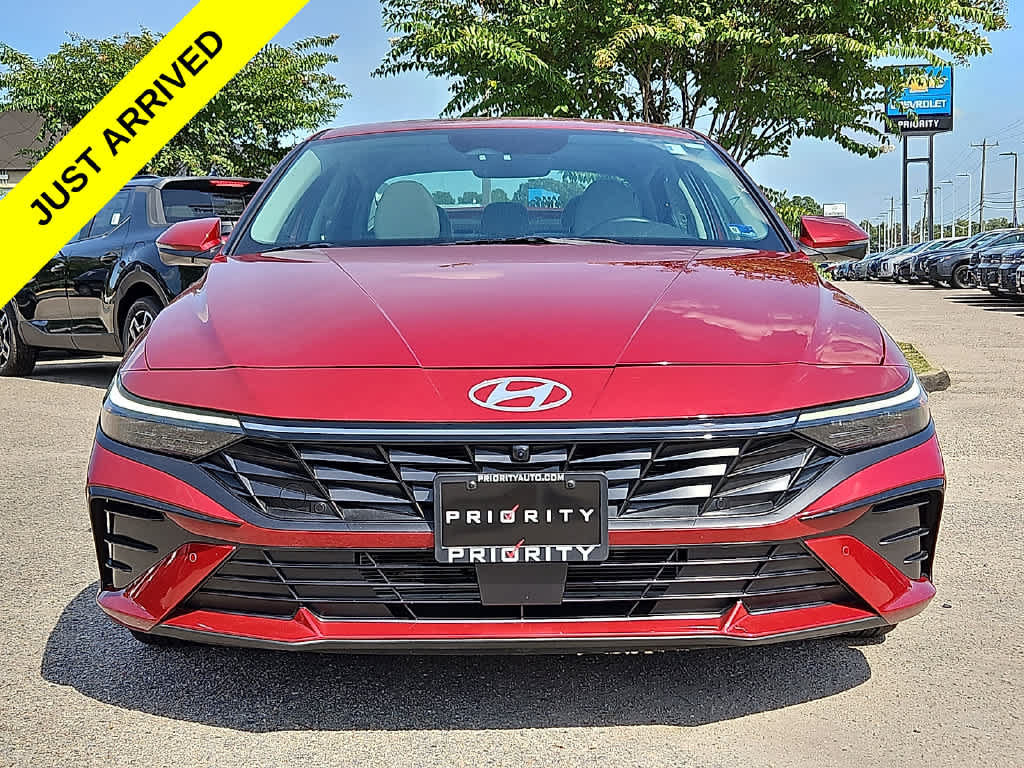 Used 2024 Hyundai Elantra Limited FWD image 2