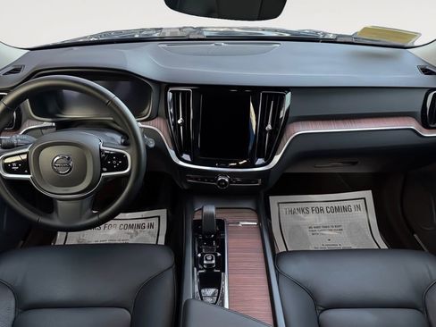 Used 2025 Volvo V60 B5 Cross Country Plus image 16