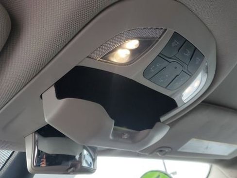 Certified 2024 Chrysler Pacifica Touring-L image 17