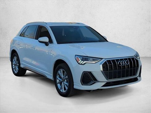 Certified 2025 Audi Q3 2.0T Premium w/ Convenience Package image 3