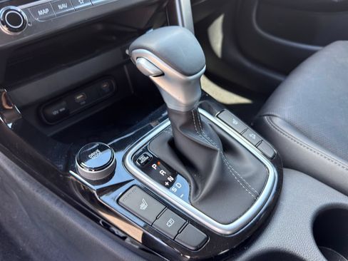 Used 2024 Kia Seltos EX FWD image 14