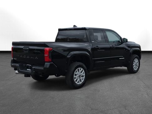 Used 2026 Toyota Tacoma SR5 AWD/4WD image 6