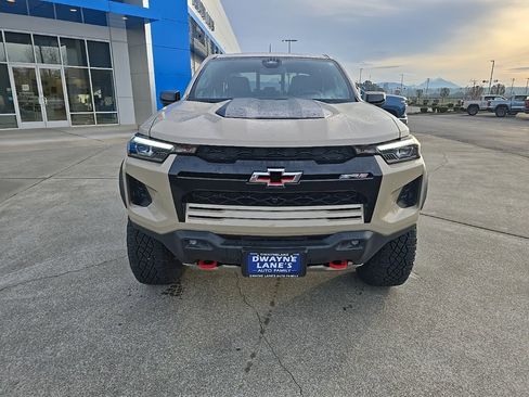 Used 2024 Chevrolet Colorado ZR2 w/ Technology Package image 9