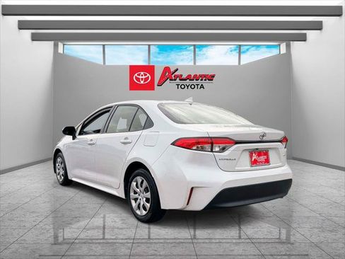 Certified 2024 Toyota Corolla LE FWD image 5