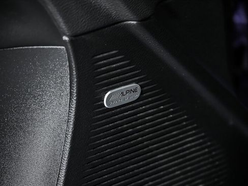 Used 2016 Dodge Challenger R/T Scat Pack w/ Leather Interior Group image 16