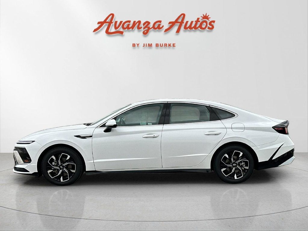 Used 2025 Hyundai Sonata SEL FWD image 2