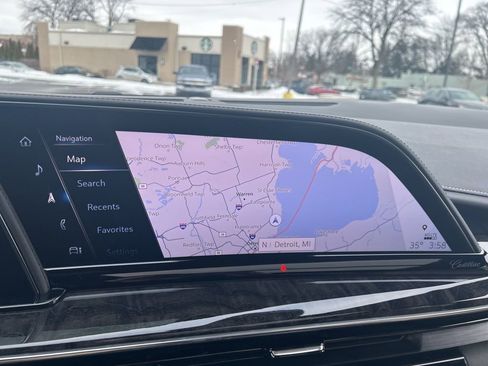 Used 2021 Cadillac Escalade Premium Luxury w/ Performance Package image 32